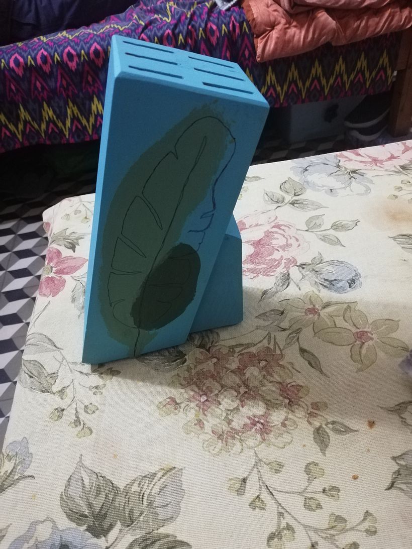 My project in Upcycling Vintage Furniture with Painting Techniques course 3