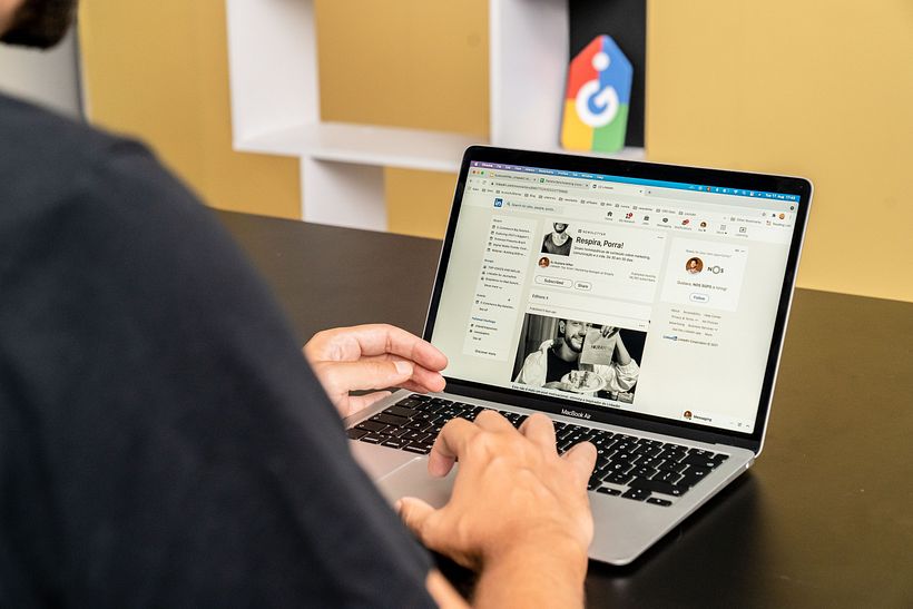 Content marketing ou marketing de conteúdo é uma estratégia de marketing focada na criação, publicação e distribuição 