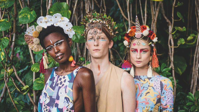 A designer brasileira Fernanda Guimarães é especialista na criação de acessórios de cabeça DIY