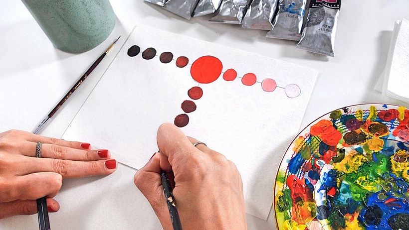 Puoi usare la ruota dei colori per esplorare diversi toni e sfumature