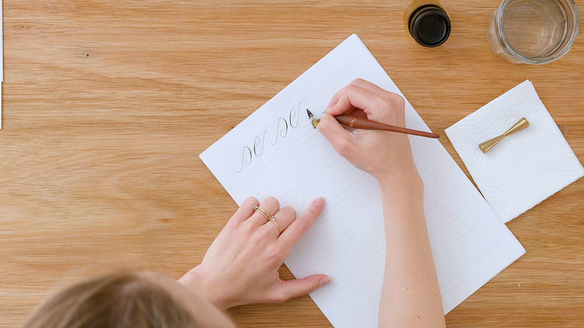 Improve your transitions by drawing oval flourishes