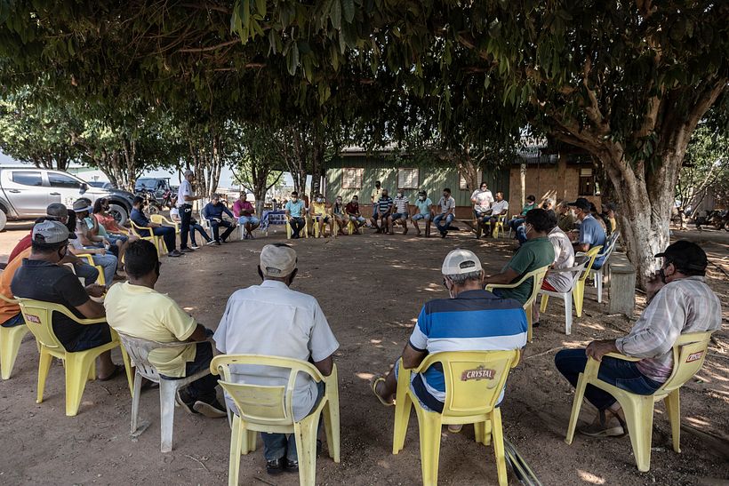 Reunião com representantes da prefeitura no Assentamento São Pedro.