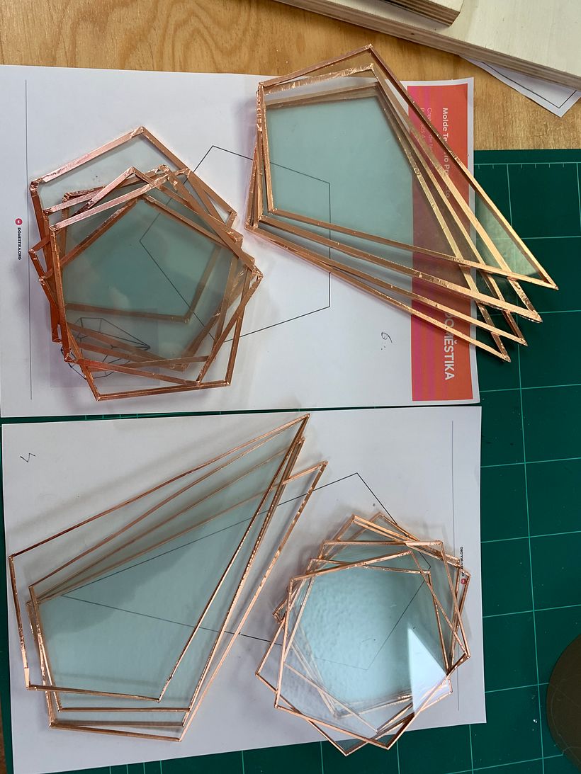 Mi cristal es de 4 mm y pruebo con dos cintas de cobre de 6 mm  y 10 mm