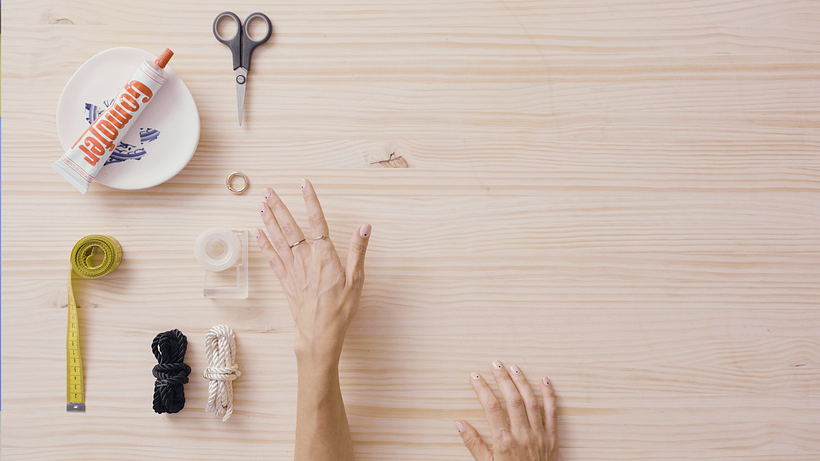 Materiales para crear un llavero "charm".