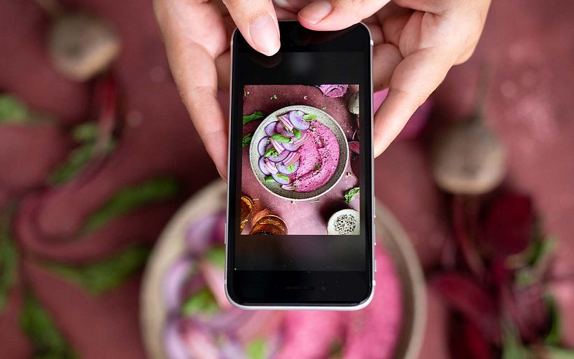 Cores quentes e animadas, num prato do curso de Kimberly Espinel