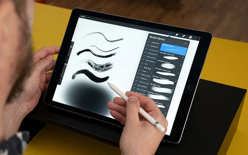 Michael demonstrates a sample of the brushes available to download below.