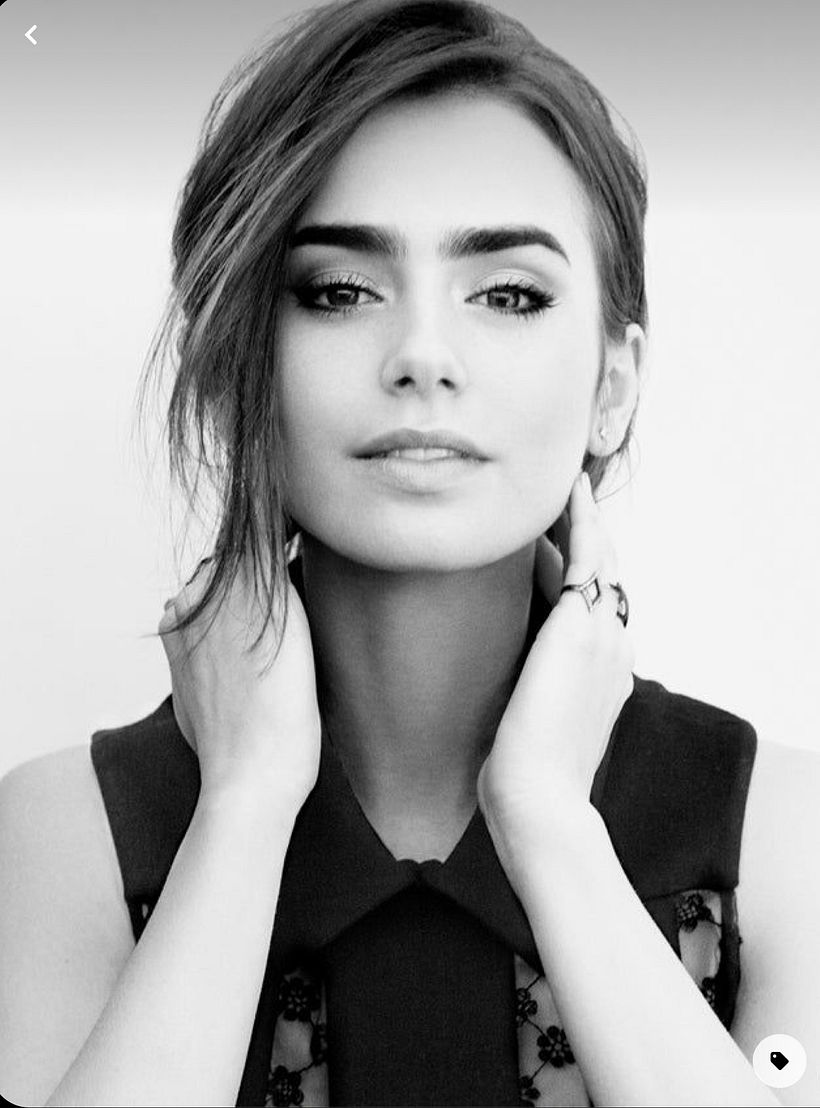 Motive_Lily Collins