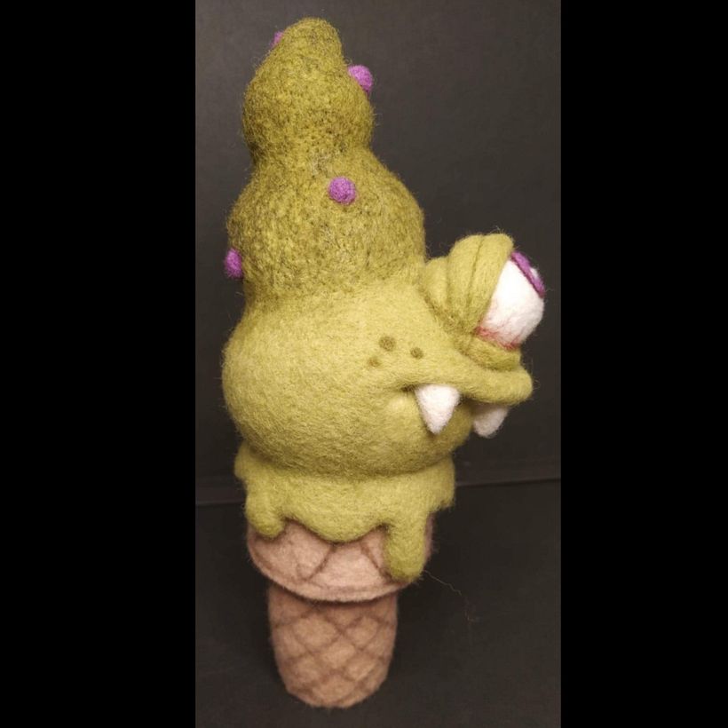 Ice scream (art toy  - wool ) 3