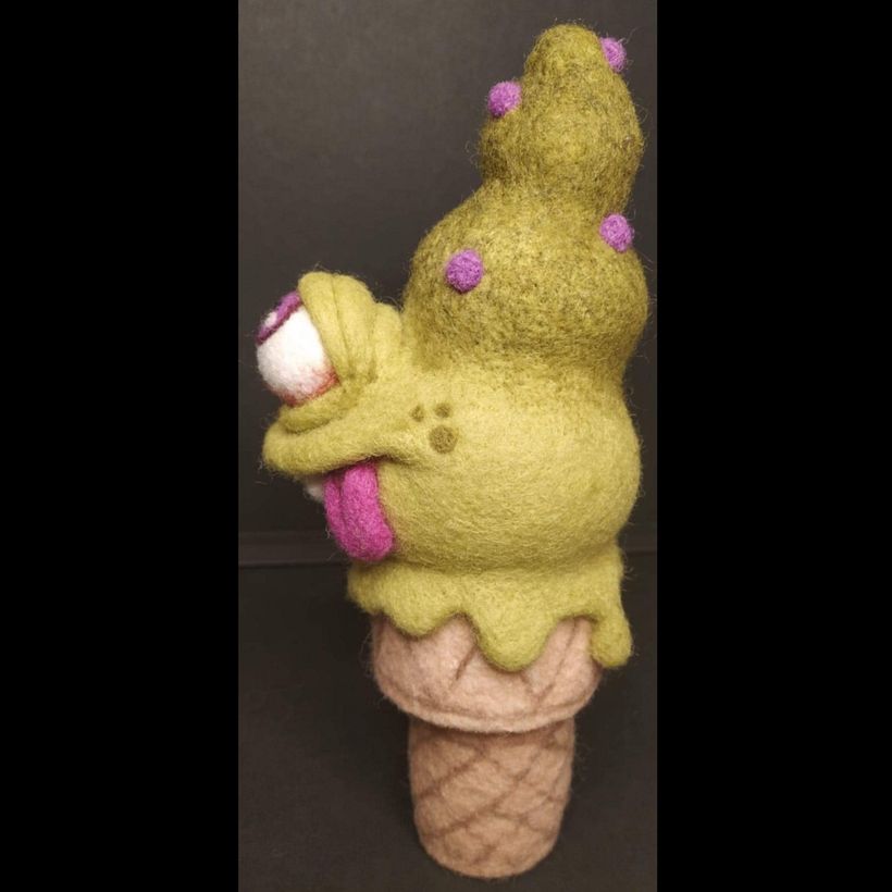 Ice scream (art toy  - wool ) 2