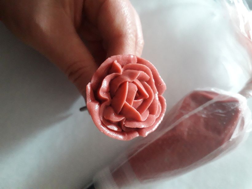 Mi primera rosa decrema de matequilla