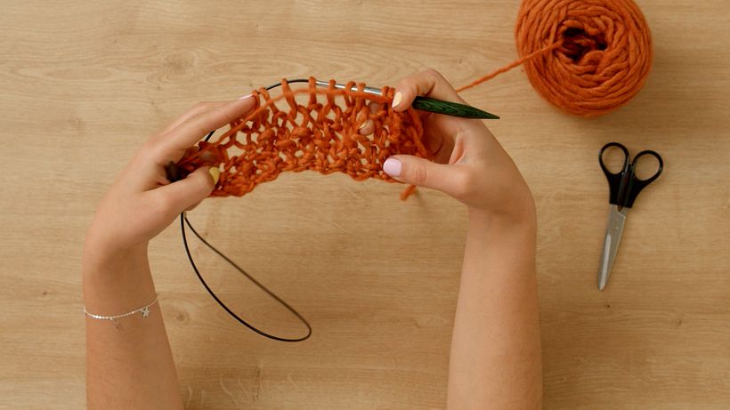 The stitch gradually takes shape.
