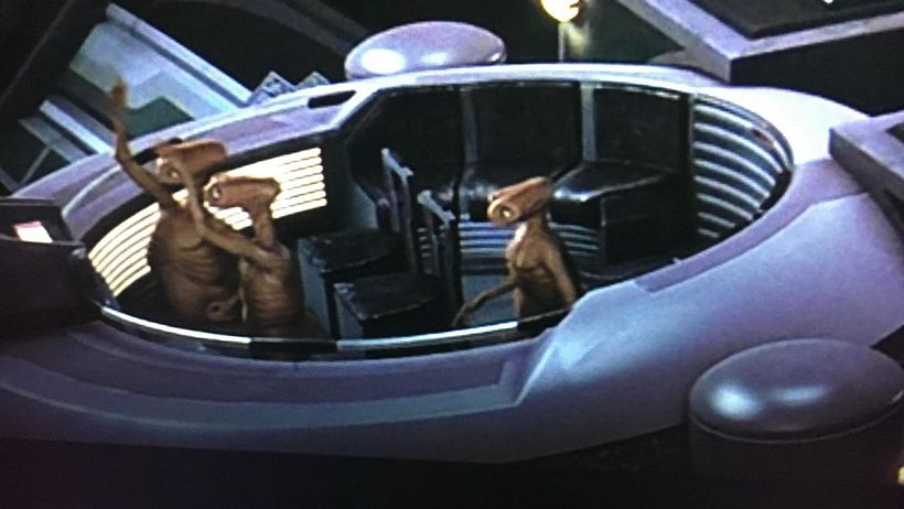E.T. reference in Star Wars.