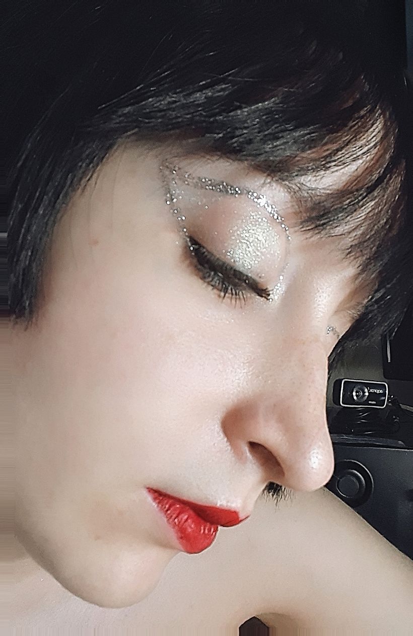 Mi Proyecto del curso: maquillaje arcoiris y maquillaje con glitter 3