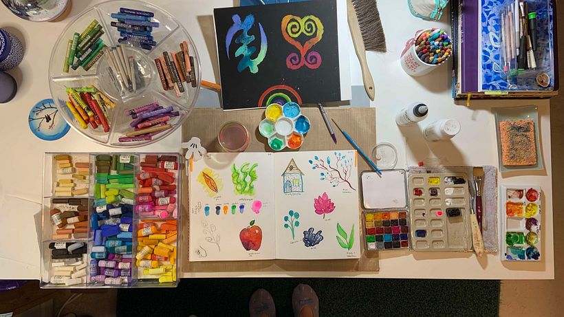 I really enjoyed this class!! I am a mixed media artist and loved getting out all my supplies - thinking differently!
