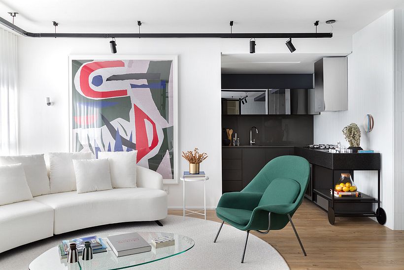 Manta aplicada na parece - estampa criada com colagem