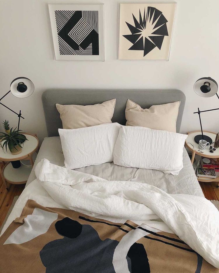 Peseira de cama - estampa criada com colagem