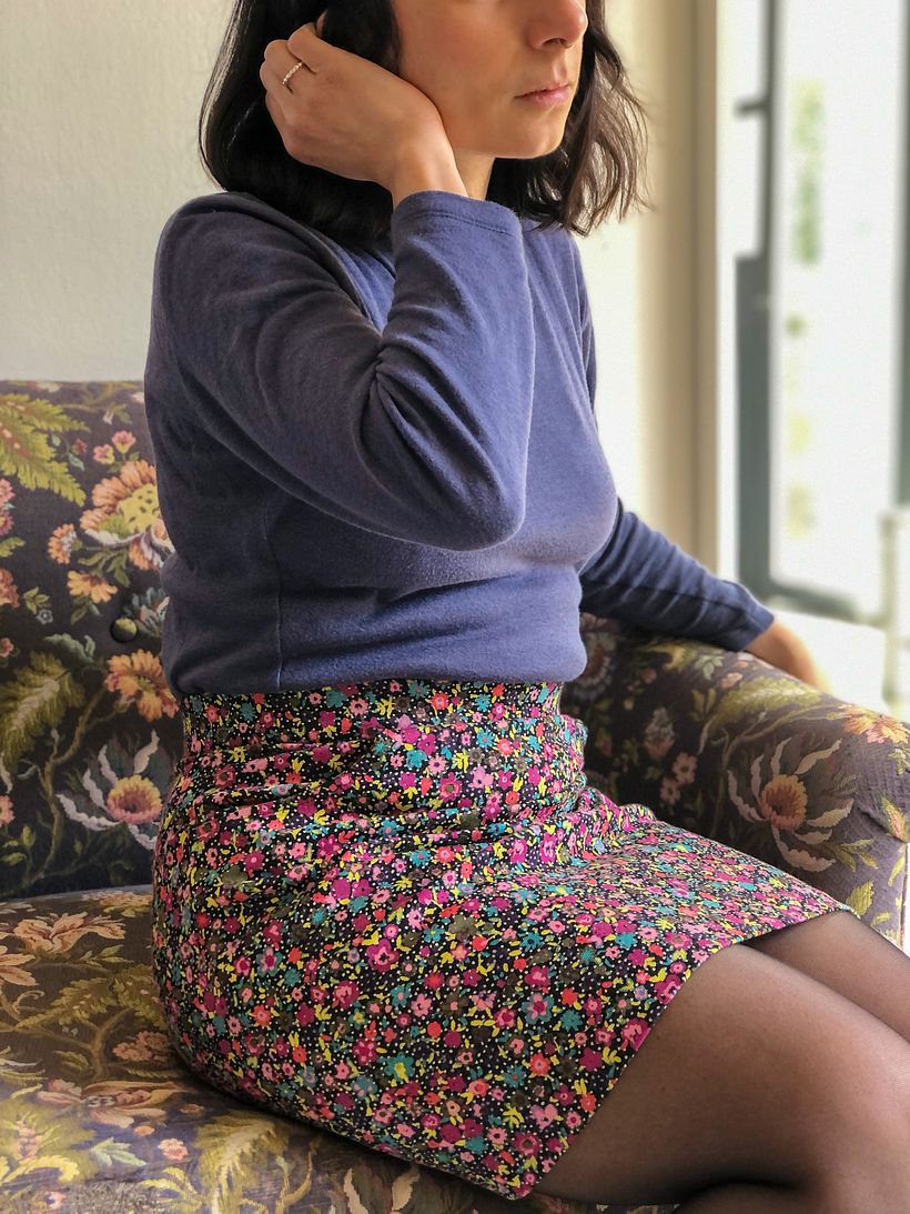 Gonna sartoriale realizzata in gabardine si cotone stretch stampato