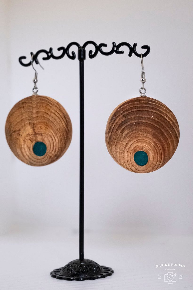Il mio progetto del corso: Legno, argento e resina. 2