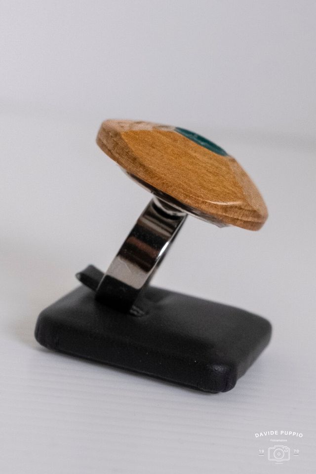 Il mio progetto del corso: Legno, argento e resina. 4
