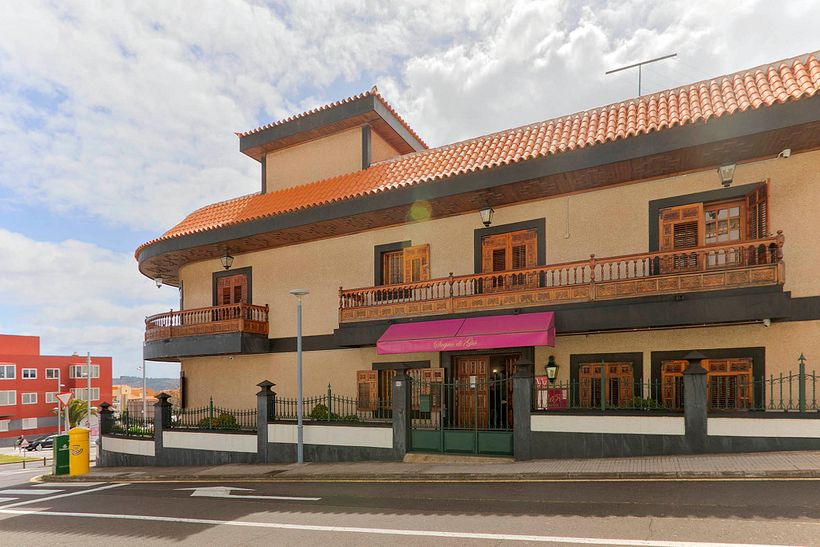Mini hotel in Tenerife North_bracketing technique, no flash 1