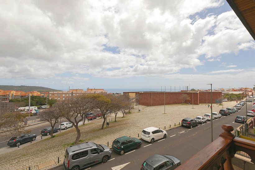Mini hotel in Tenerife North_bracketing technique, no flash 14