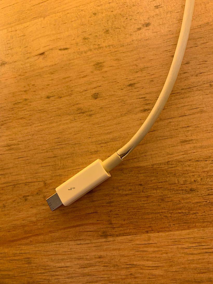 Apple Display Thunderbolt 27" 450€ 3