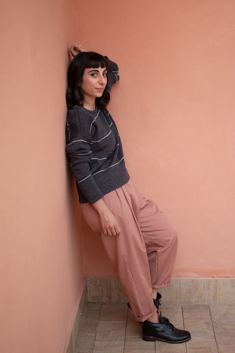 Collezione 2020 : maglione in lana merino di recupero lavorazione rasata con forellini e righe sottili