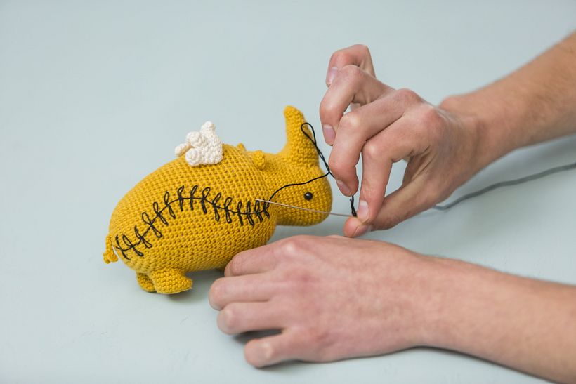 Lerne, wie man japanisch inspirierte Amigurumi-Puppen häkelt.