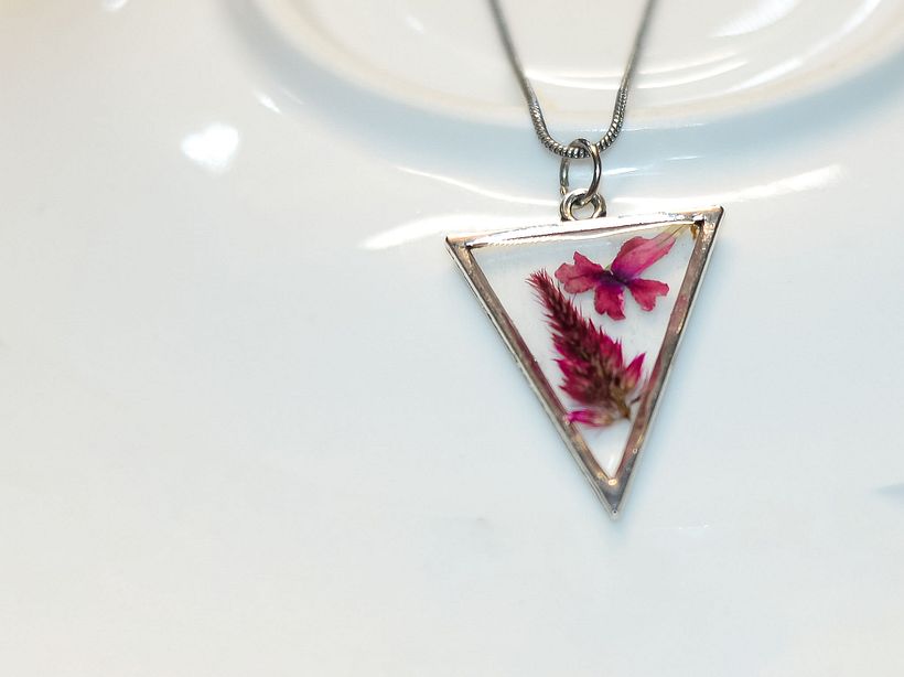 Mi Proyecto del curso: Diseño de joyería en resina 3