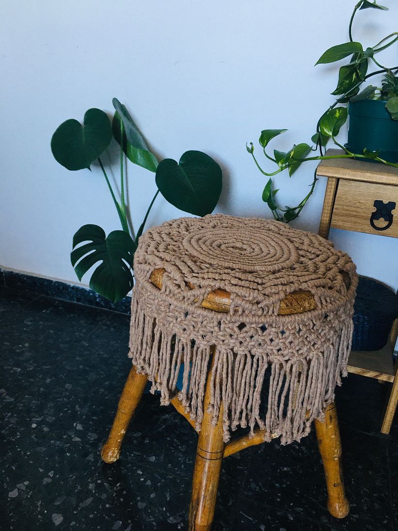 Le hice algunas modificaciones al diseño, porque mi banquito no era tan ancho de asiento.