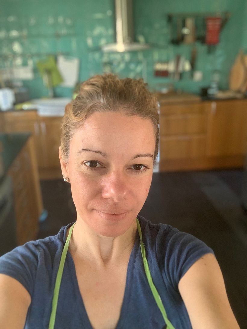 Me encanta cocinar para mi familia y amigos, la cocina es un acto de generosidad y nos permite conectar con nuestros sentido.
