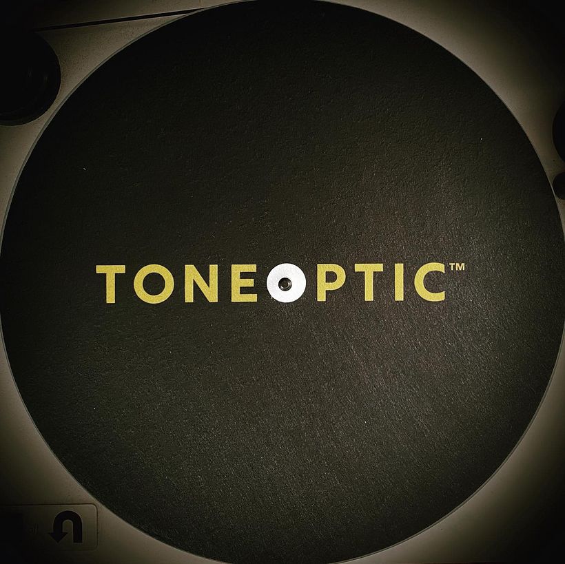 Toneoptic merkstrategie, naamgeving en merkidentiteitsontwerp 6