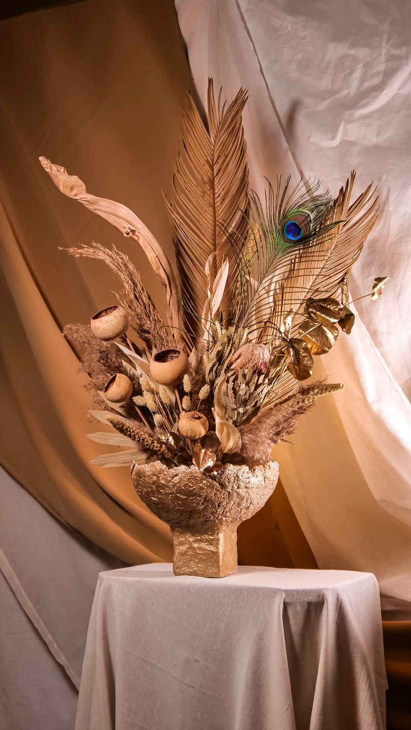 My project for course: Centerpiece Design with Dried and Preserved Flowers 2