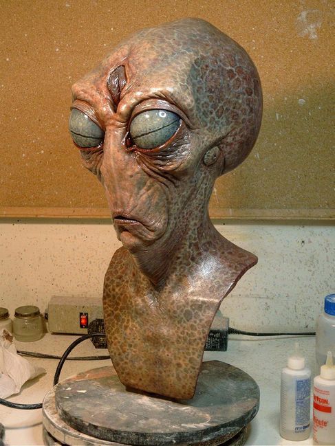 Simple mask with an elaborate paint job, called "UlL"