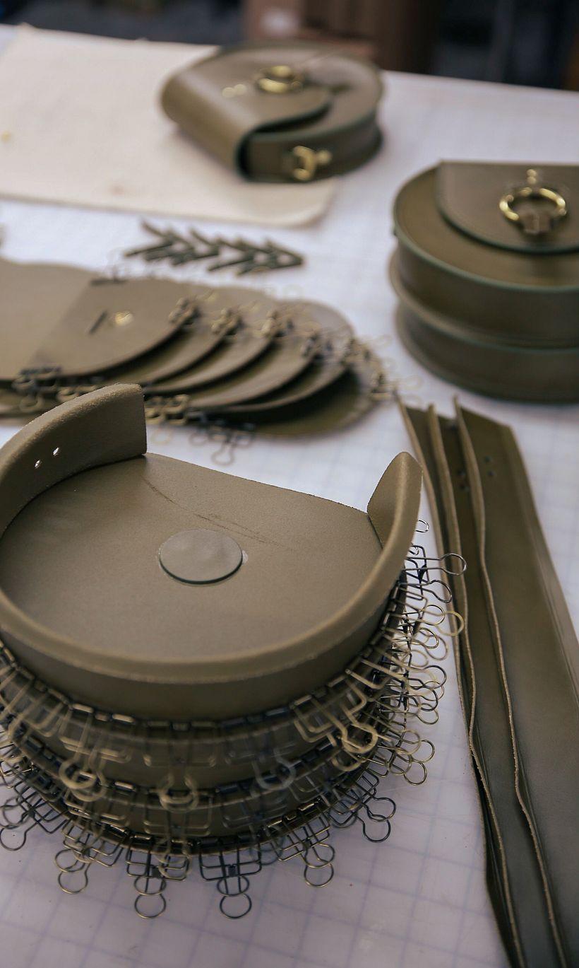 Attached gussets with wire binder clips