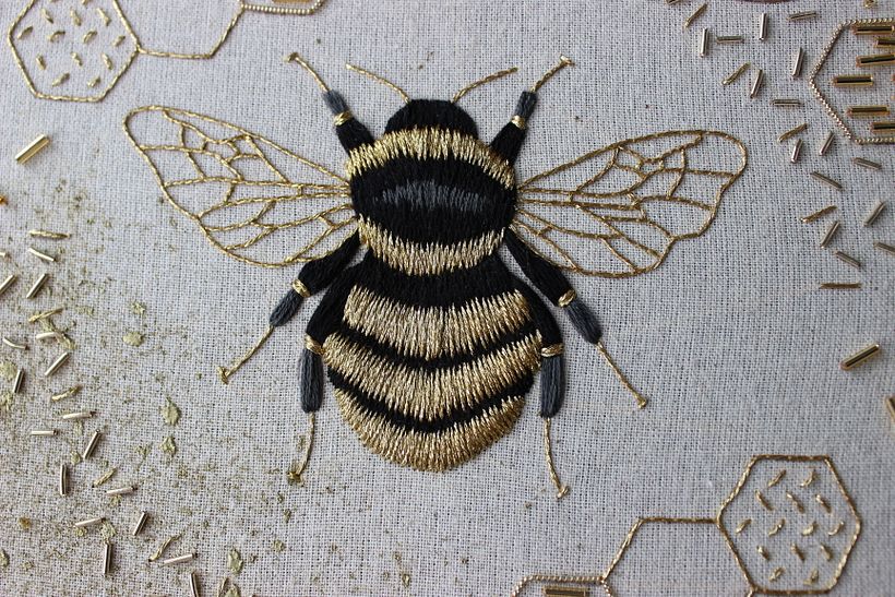 Bumblebee in hoop  1