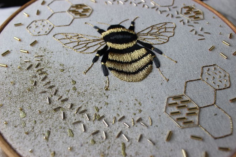 Bumblebee in hoop  3