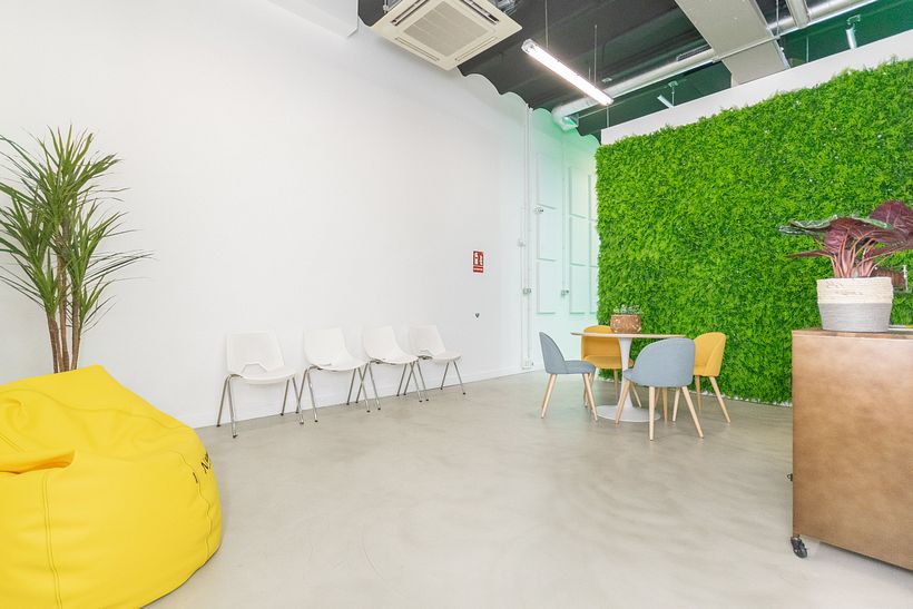 Instalaciones: Zona de descanso y catering