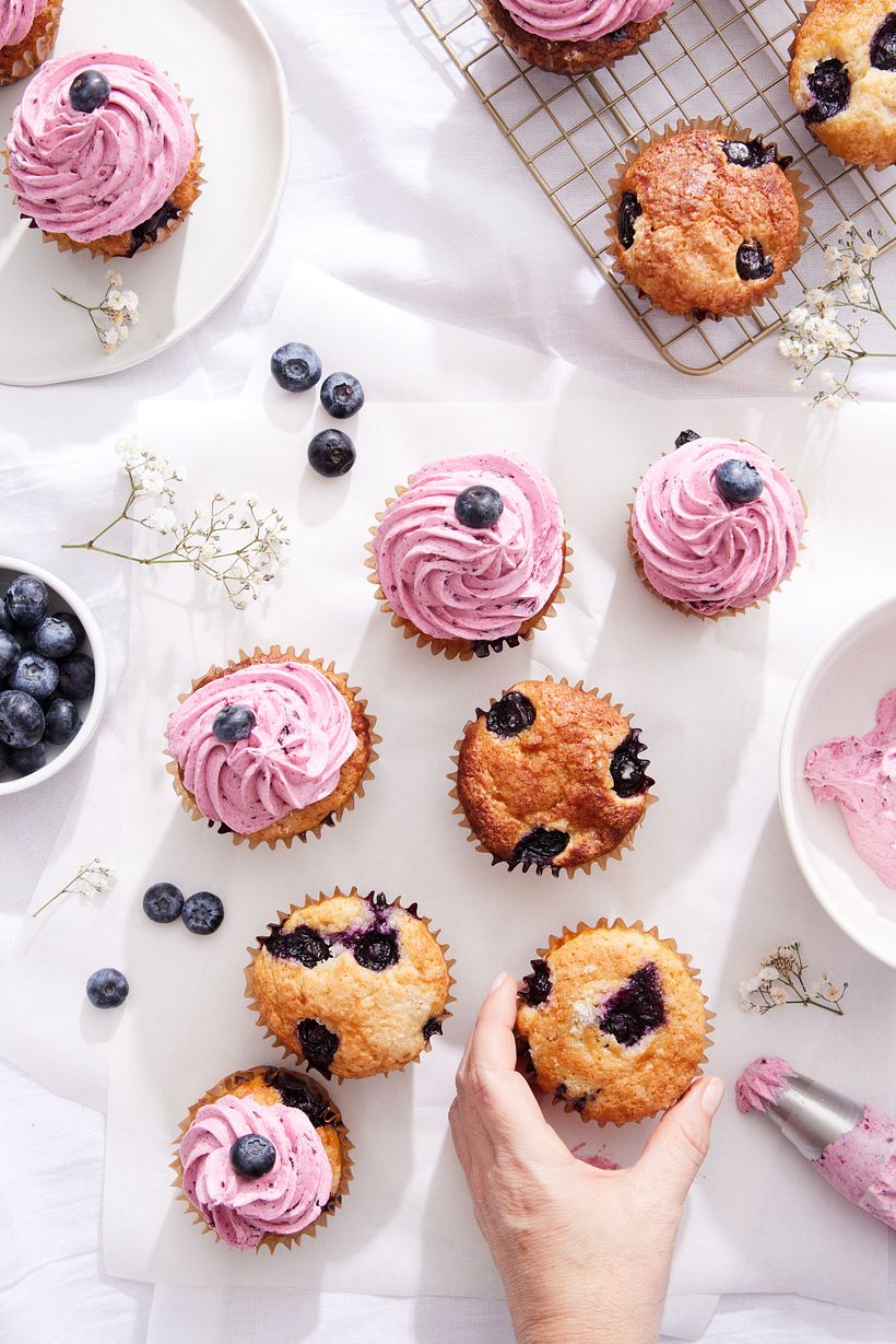 Muffins de Arándanos - Mezcla de Luz Natural y artificial