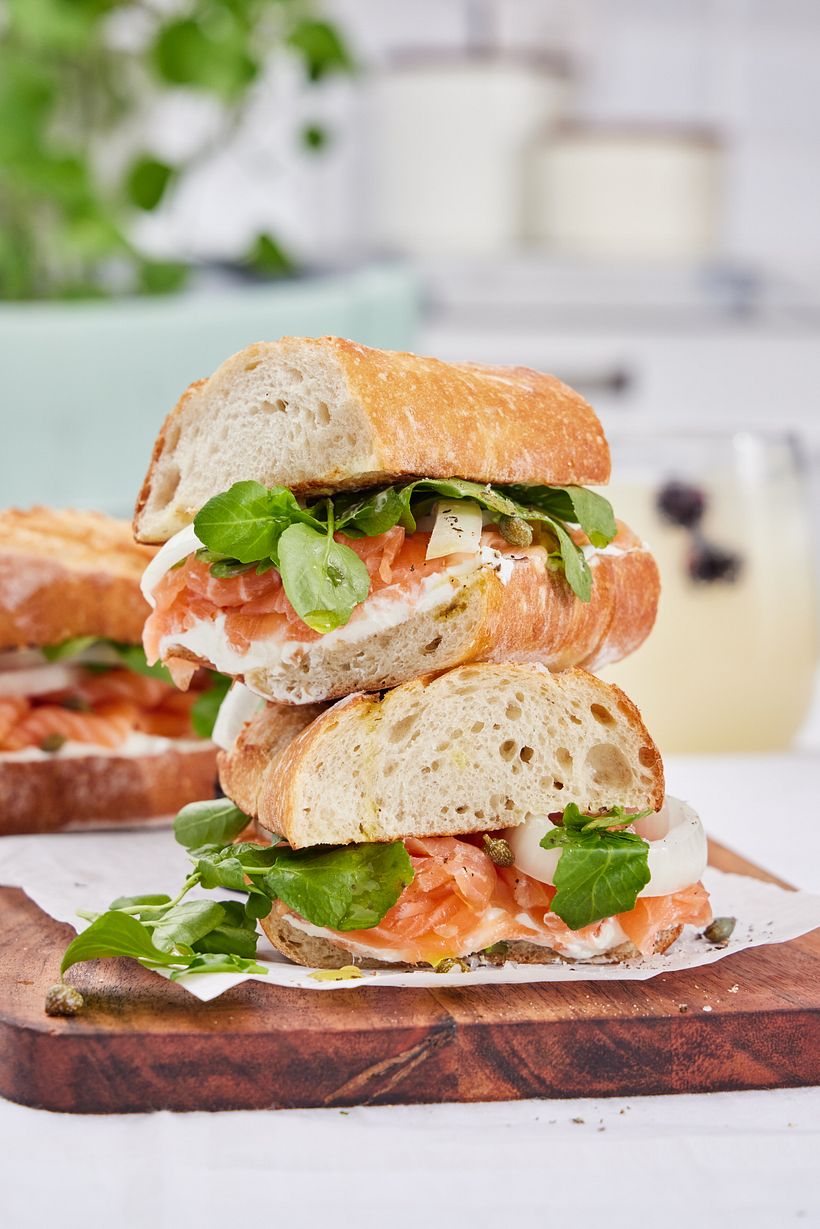 Sandwich de salmón - Luz Natural