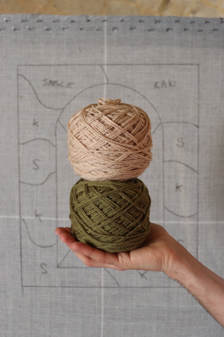 Tutoriel gratuit : upcycler un miroir avec un cadre tufté 12