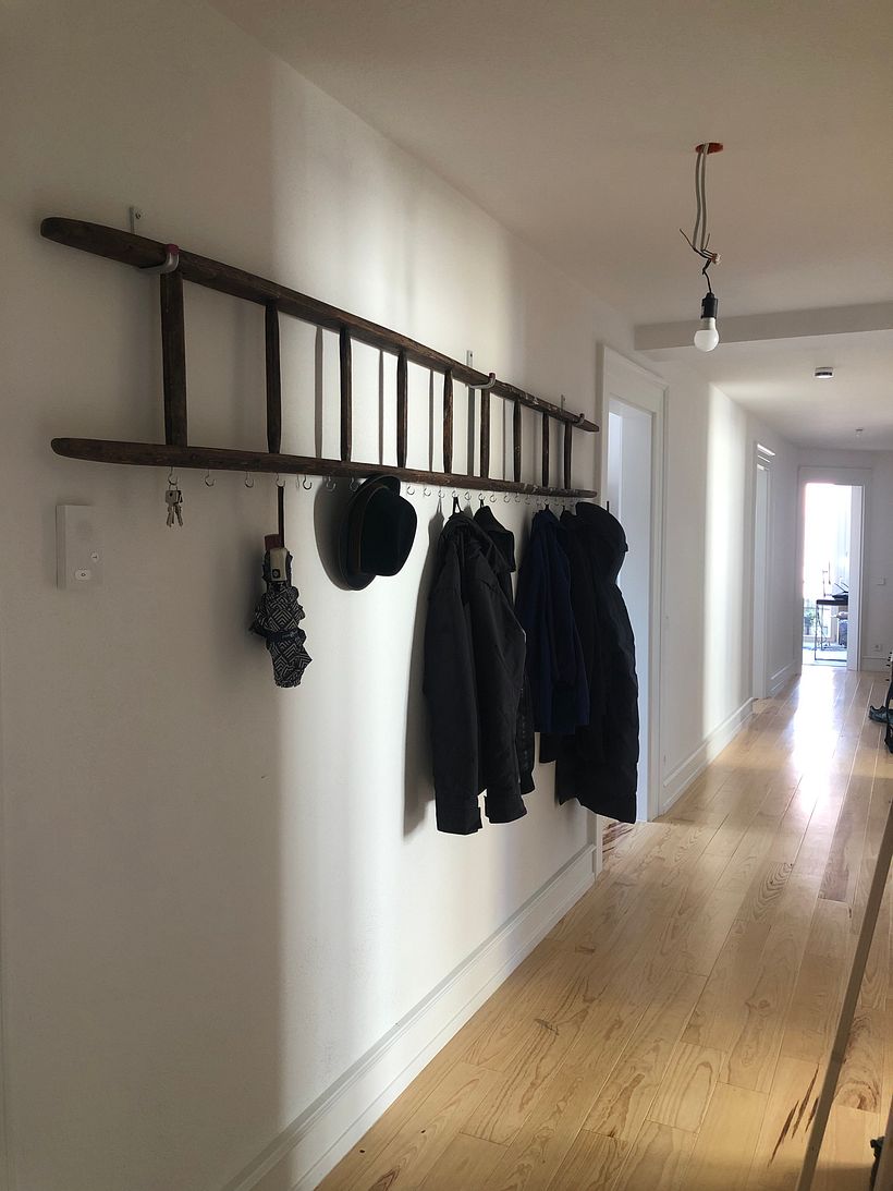 Garderobe aus einer alten Leiter 3