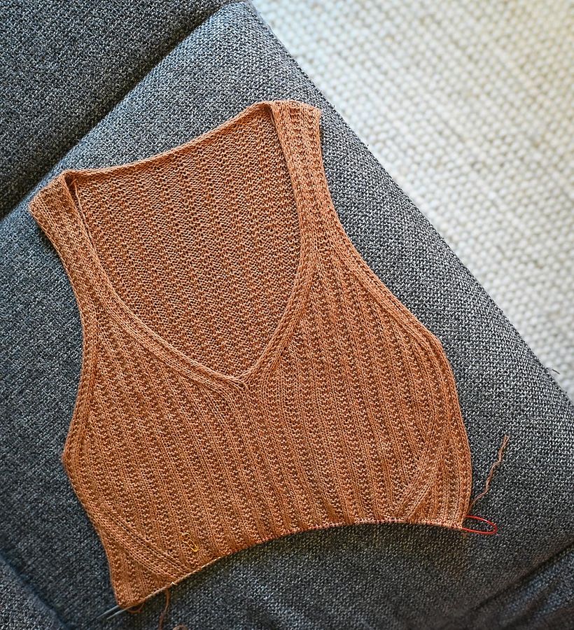 Ellie Summertop, in Arbeit