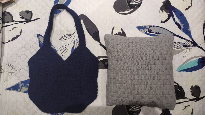 Bolso y cojín