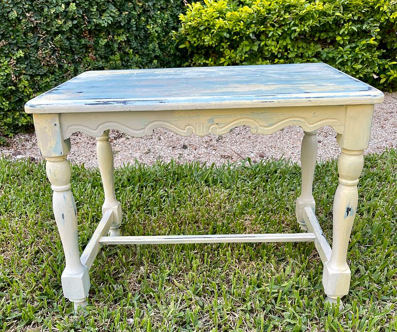 Mi proyecto del curso: Upcycling de muebles vintage con técnicas de pintura 2