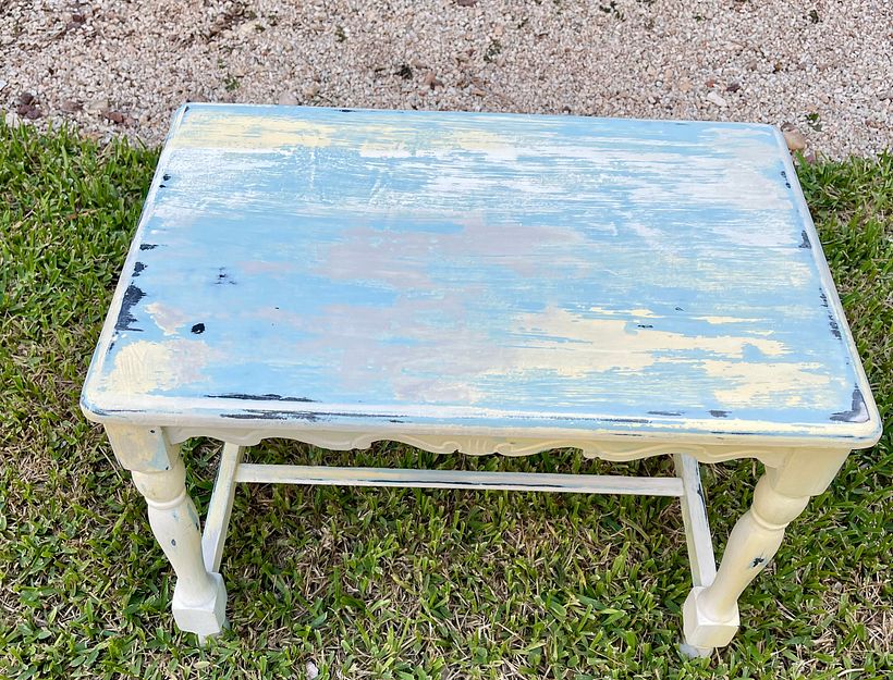 Mi proyecto del curso: Upcycling de muebles vintage con técnicas de pintura 3