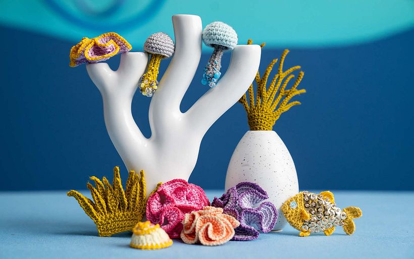 Mariannes komplette Meereslandschaft, alles von Hand gehäkelt.