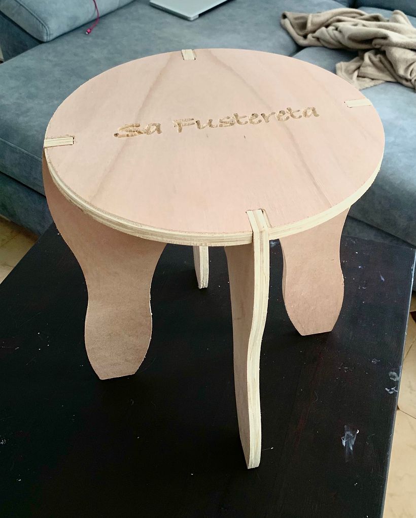 Mi proyecto del curso: Introducción al diseño de mobiliario con router CNC 2
