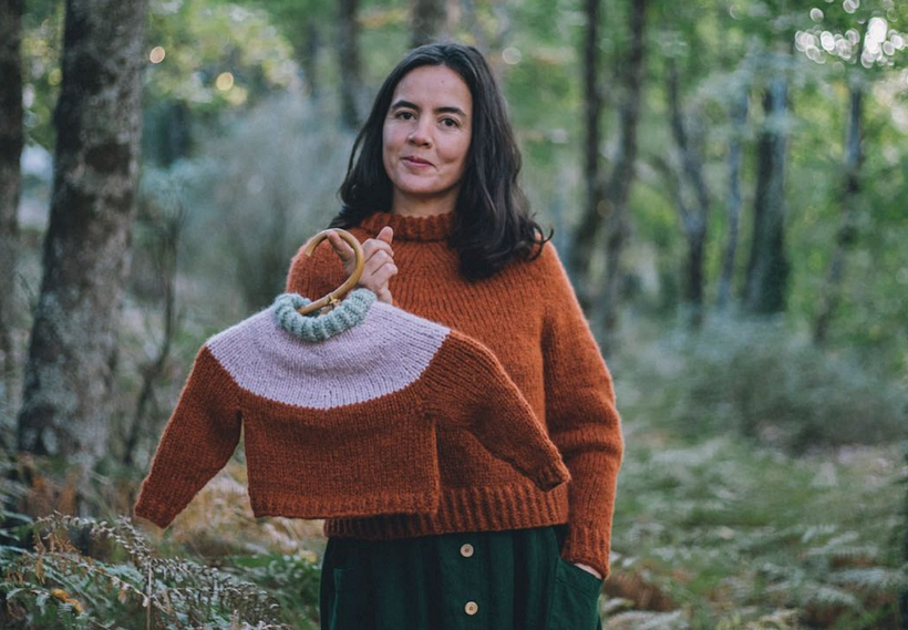 Aprende a diseñar y tejer prendas de punto sin costuras con agujas circulares.