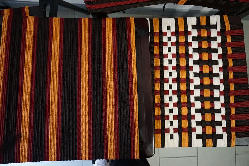 Ho usato gli stessi colori e lo stesso schema per tutte le sedie , ho variato però la posizione dei colori.